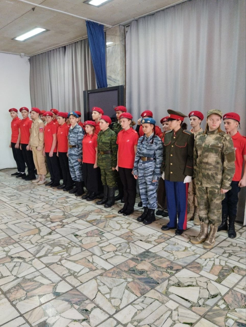 18 февраля в молодёжном центре &amp;quot;ЮГ&amp;quot; прошёл отборочный тур по строевой подготовке на участие в краевой акции, посвящённой Великой Победе..